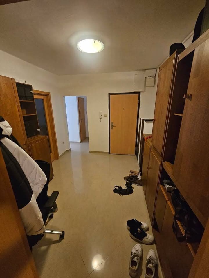 Thumbnail 2 for Samostatný neprůchozí pokoj